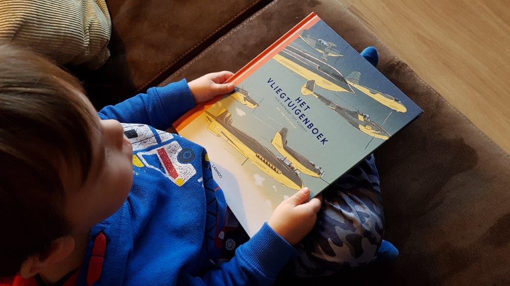 Het vliegtuigenboek met alle informatie over vliegtuigen van ontwerp tot vlucht. Informatief vliegtuigboek voor oudere kinderen