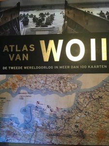 Atlas van de Tweede Wereldoorlog in meer dan 100 kaarten naslagwerk