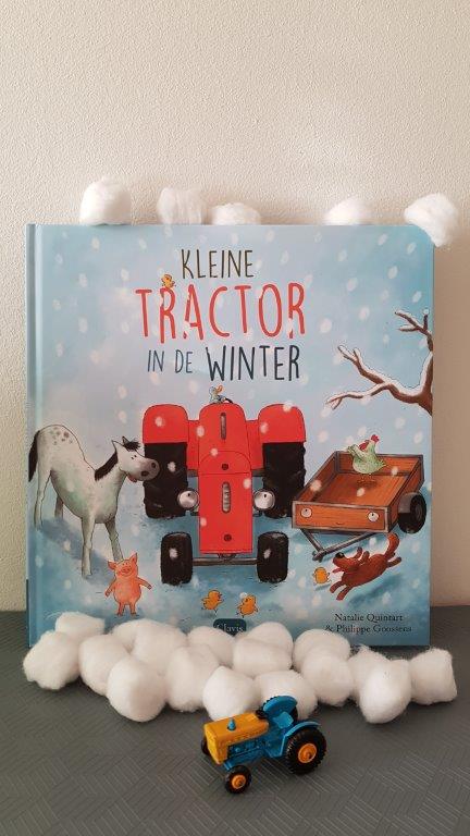 kleine tractor in de winter