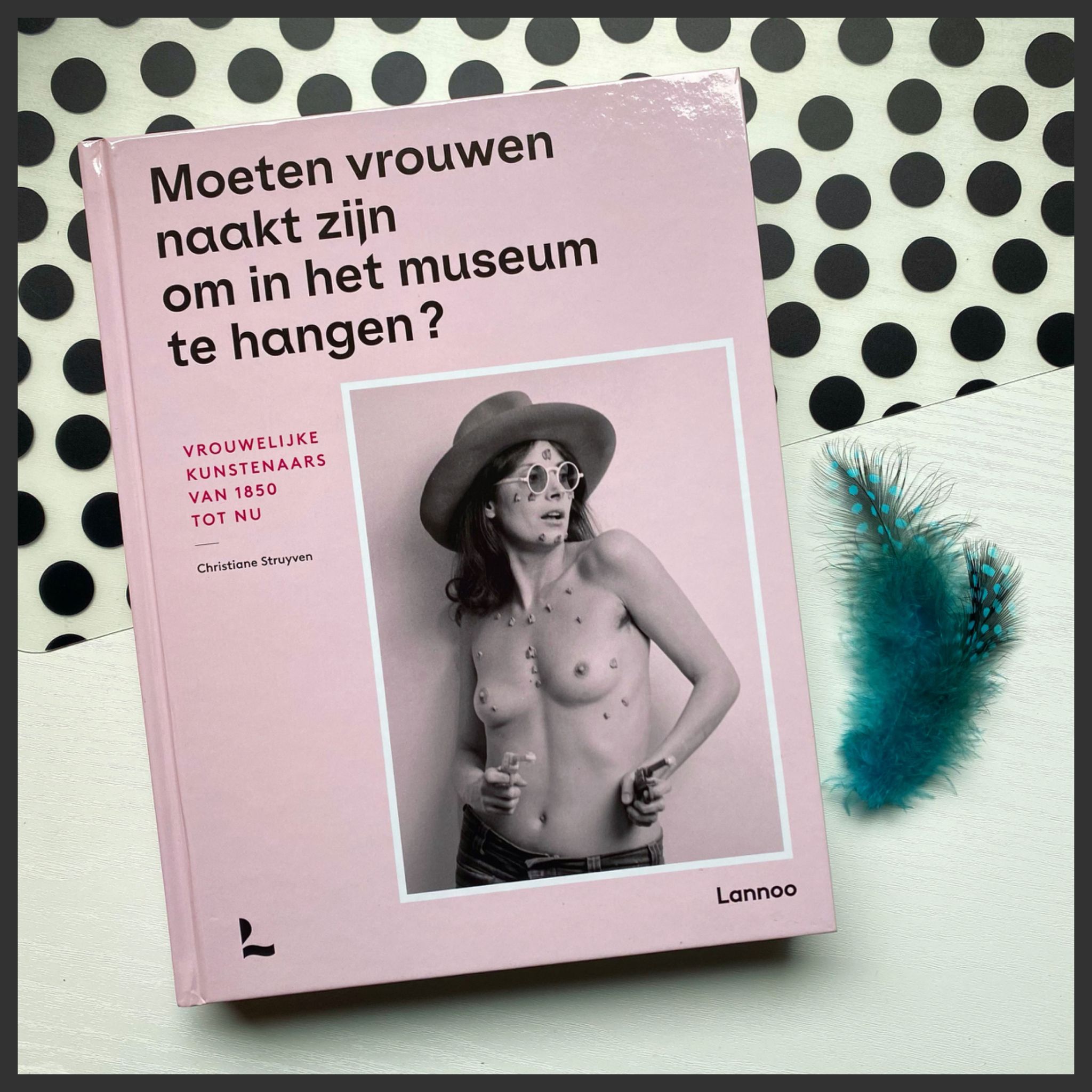 Moeten vrouwen naakt zijn om in het museum te hangen? - foto