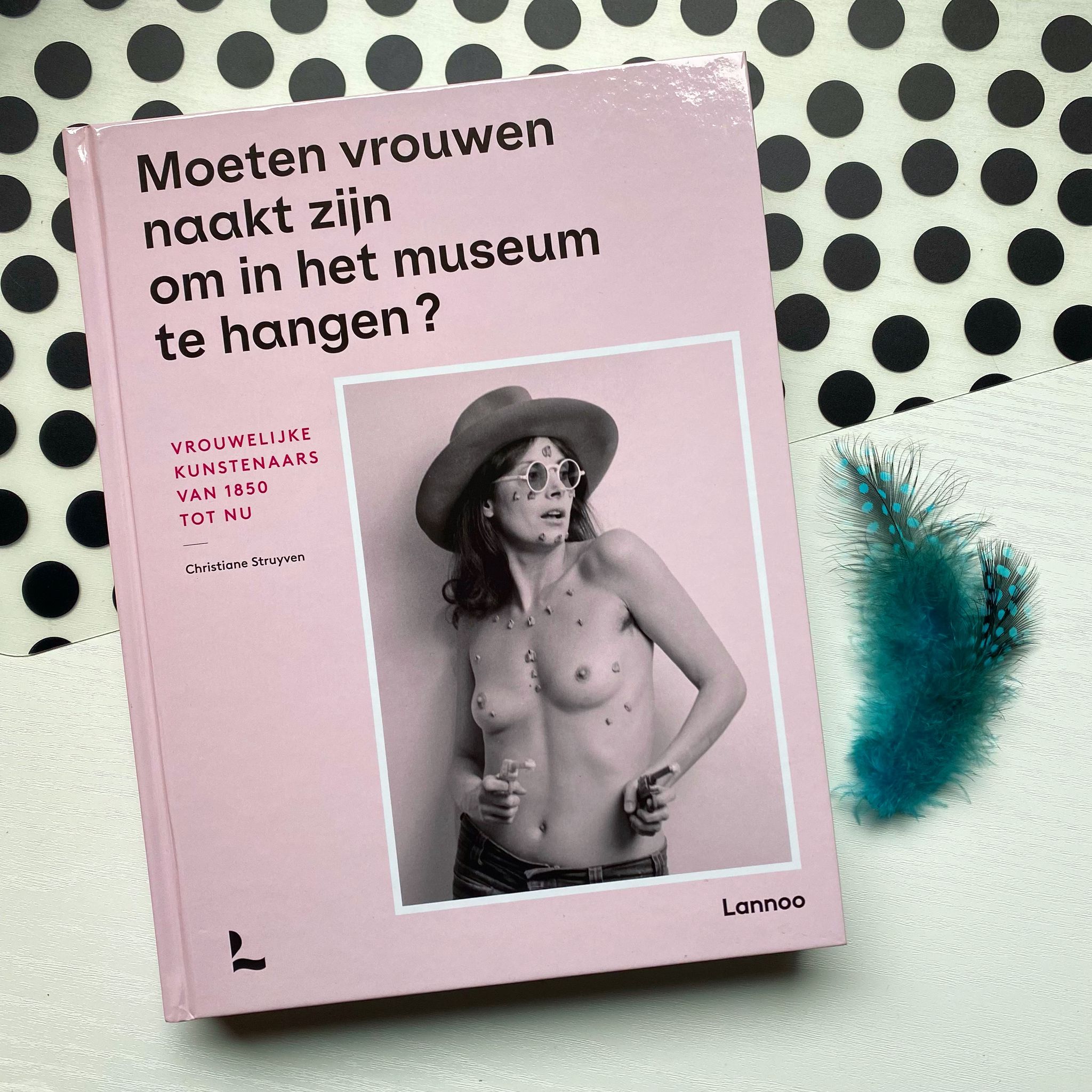 Moeten vrouwen naakt zijn om in een museum te hangen?