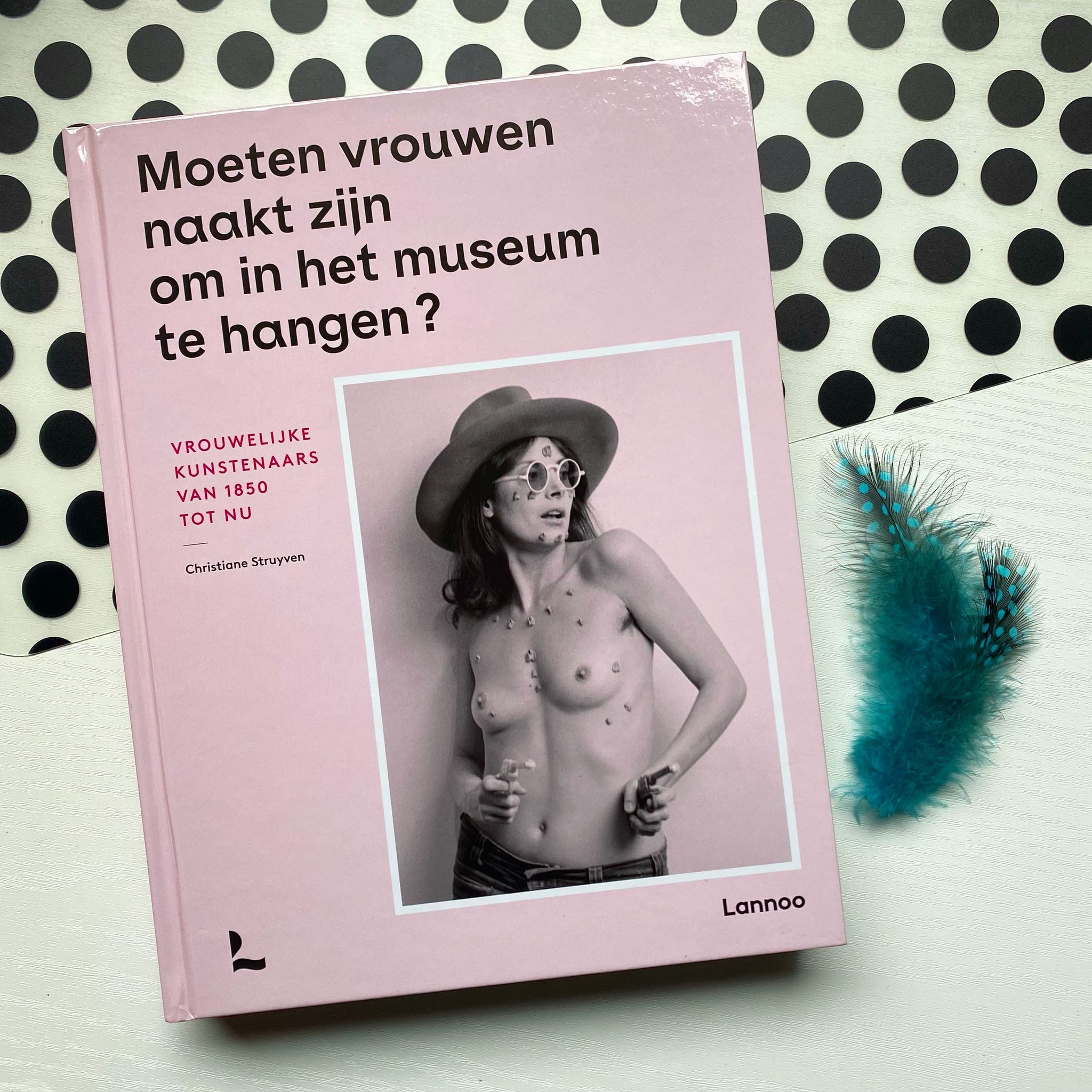 Moeten vrouwen naakt zijn om in het museum te hangen? -