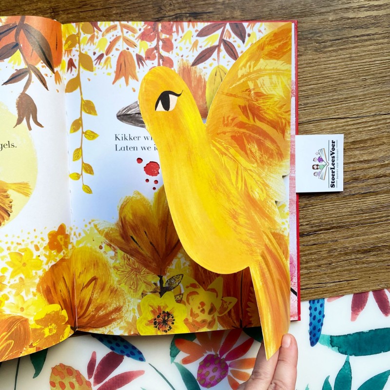 Kleuren, kleuren, overal kleuren is een bijzonder kartonboek met flapjes