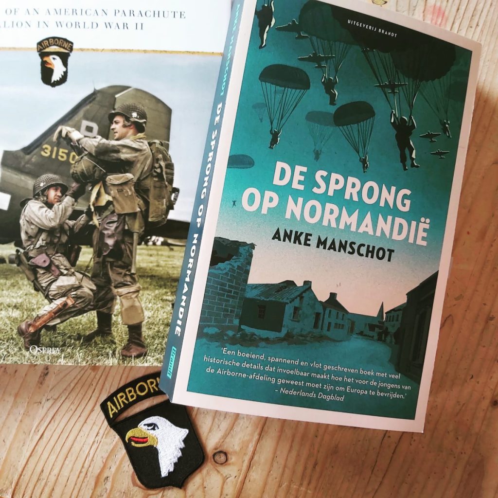 voorkant cover De sprong op Normandië, een boeiend historisch boek van Manschot