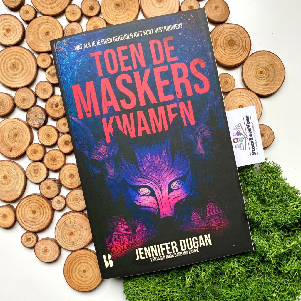 Toen de maskers kwamen - Jennifer Dugan voorkant cover kader thriller horror blossom books spannend mysterie whodunnit samenvatting inkijkexemplaar